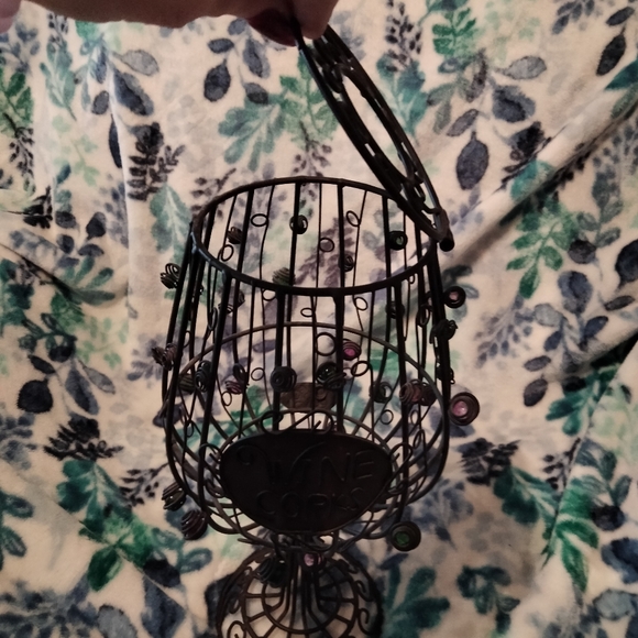 A wine cork holder - Picture 2 of 6